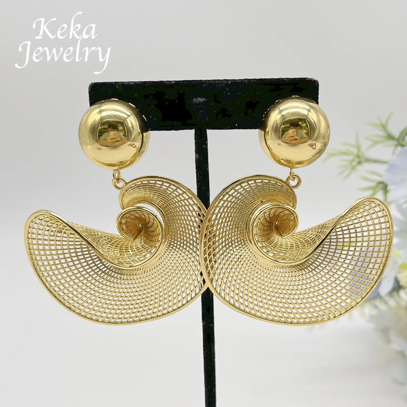 Комплект из колье и серёг с золотым покрытием 22 к