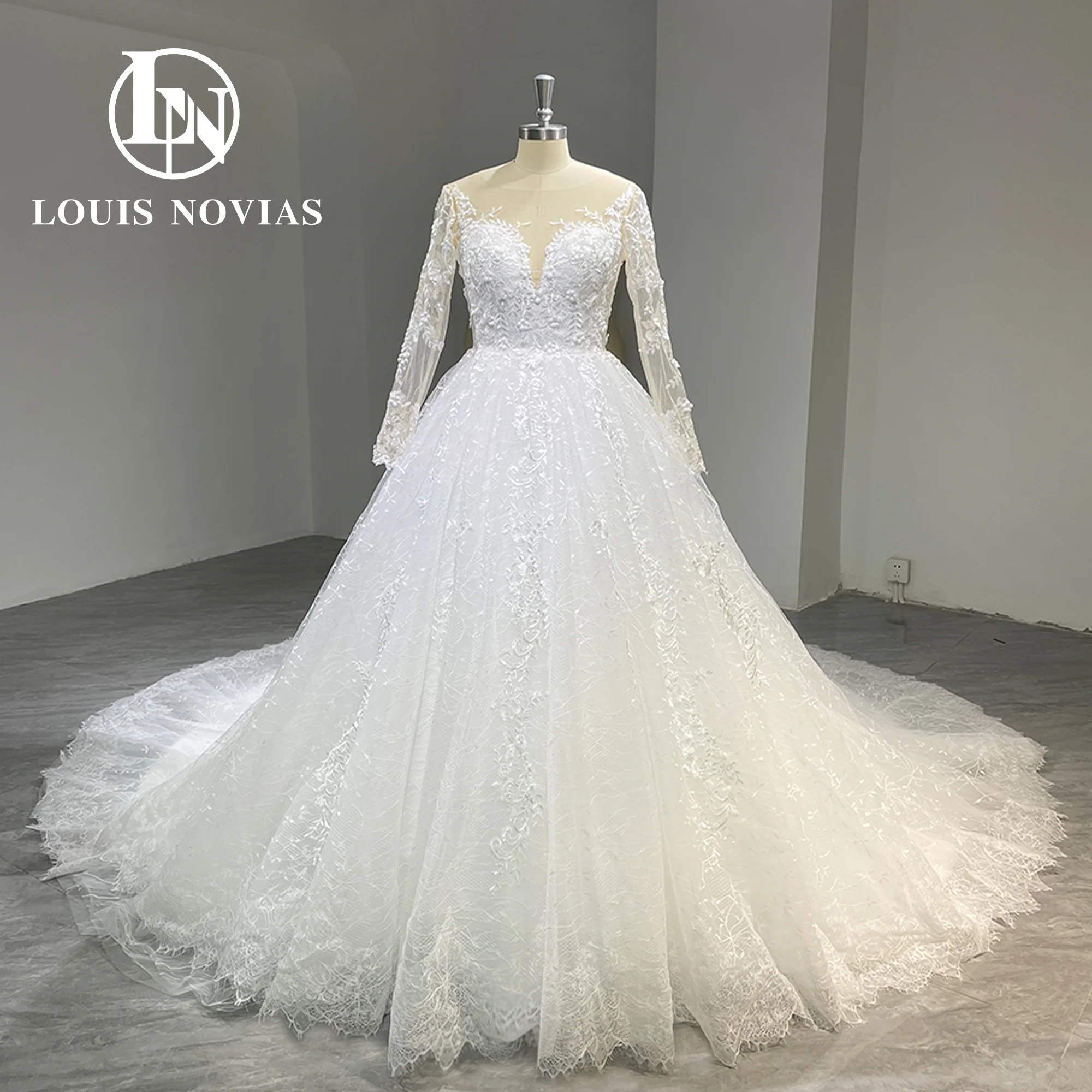 Свадебное платье с длинным рукавом LOUIS NOVIAS