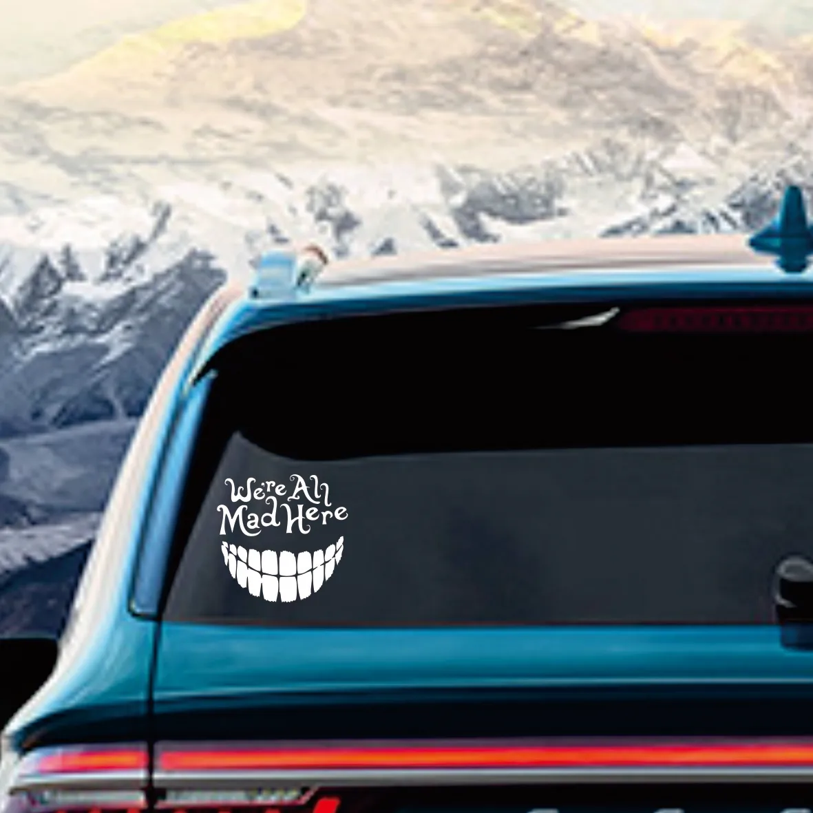 Интересная наклейка на автомобиль в Японии Алиса стране чудес вдохновение —