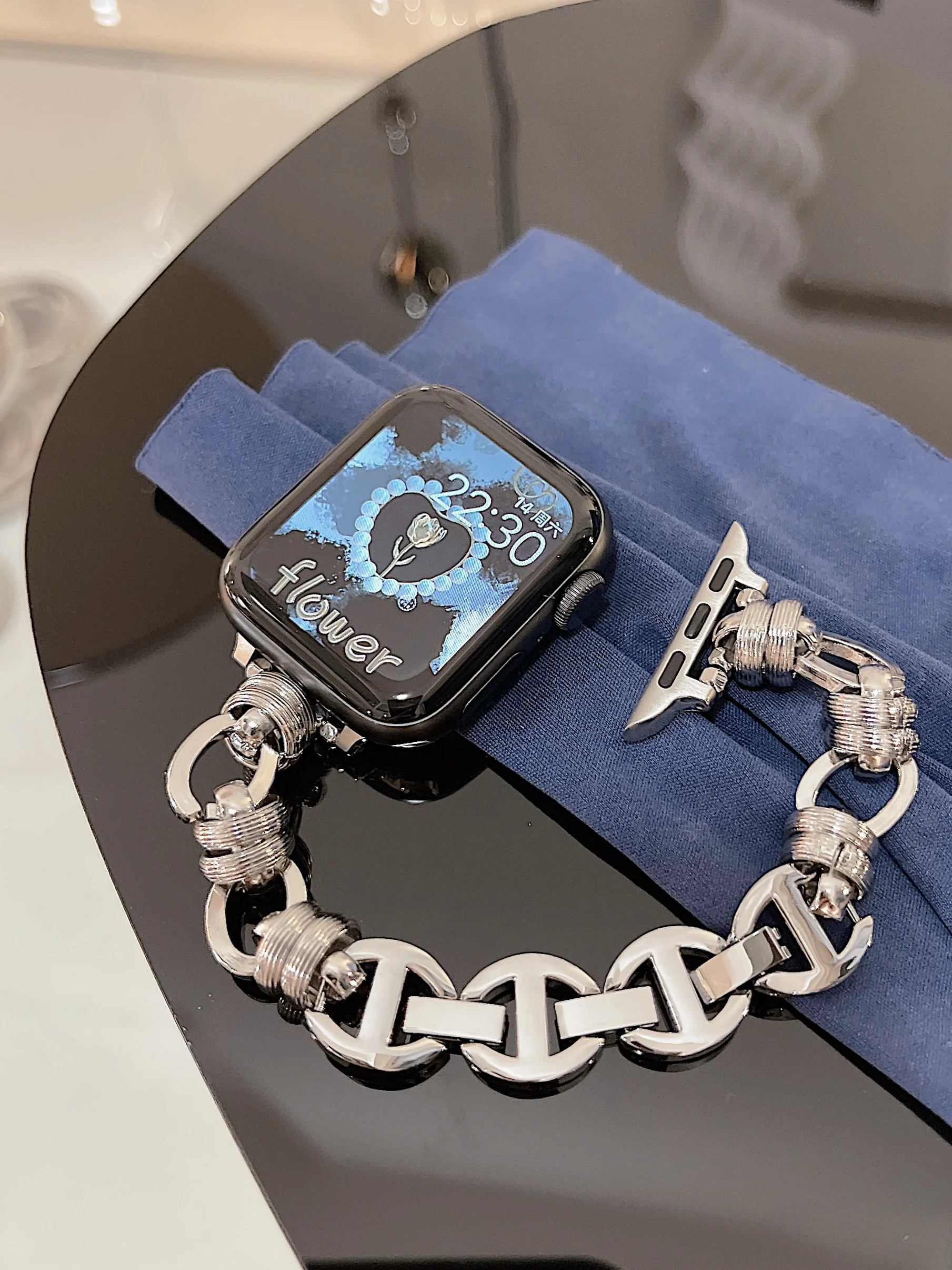 Luxury Women Bracelet For Apple Watch Metal Band 38 42mm 40mm 44mm 41 45mm Slim Lady Strap Steel Strap For iWatch 3 6 5 4 2 7 SE