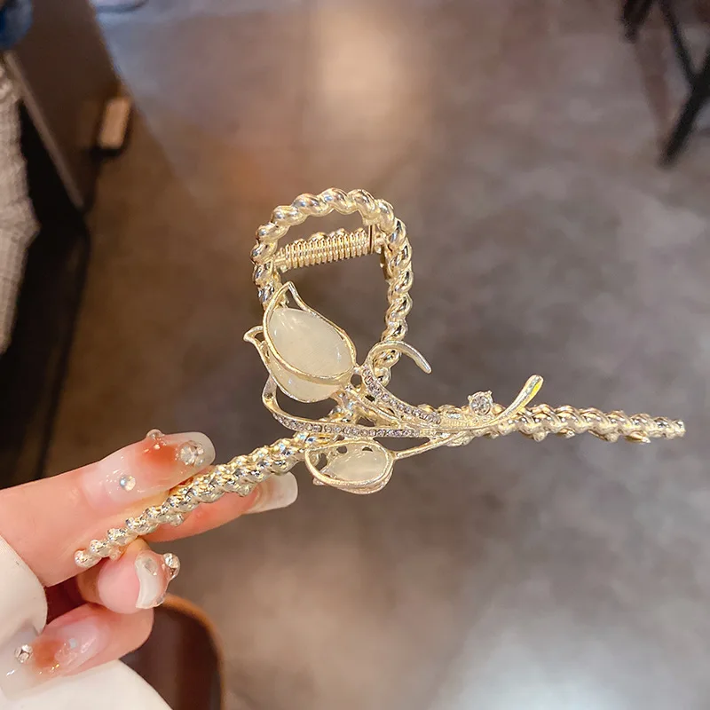 

Chic INS Alloy Hollow Tulip Flower Rhinestone Hair Clip Girl Large Shark Clip Japanese Hair Accessories for Women Cute/Romantic