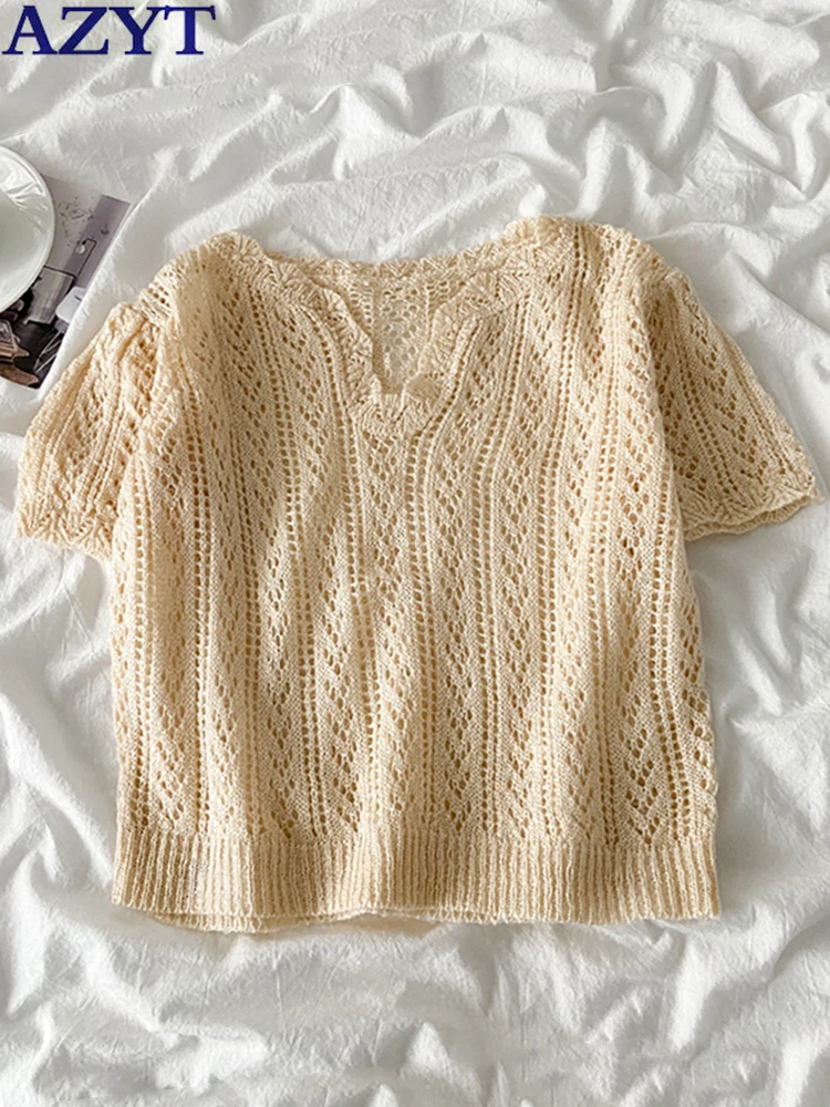 

Женская трикотажная футболка с коротким рукавом, с вырезами