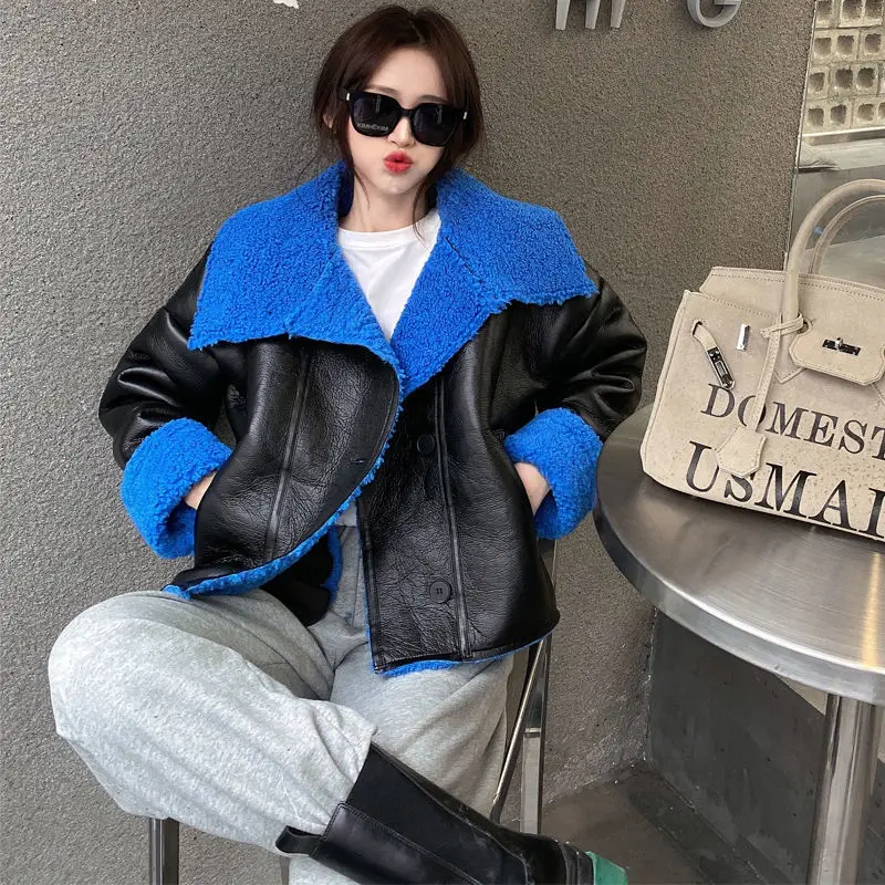 

ZCSMLL Winter 2022 Fashion Klein Blue Loose Big Size Black Coat Loose Leather Color Contrast Short Fur Jacket Women Fashion