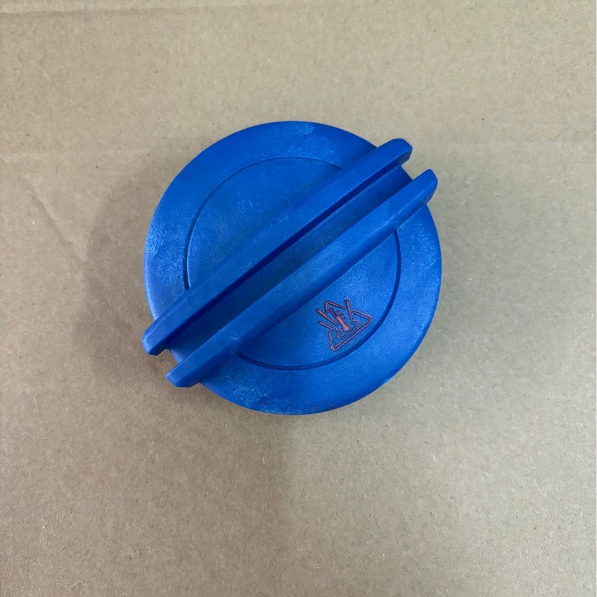 

Крышка бака для восстановления охлаждающей жидкости двигателя автомобиля, крышка бака для воды для VW Golf MK4 Passat B5 для Audi A5 Q5 TT A4 для Skoda Seat Ibiza Leon