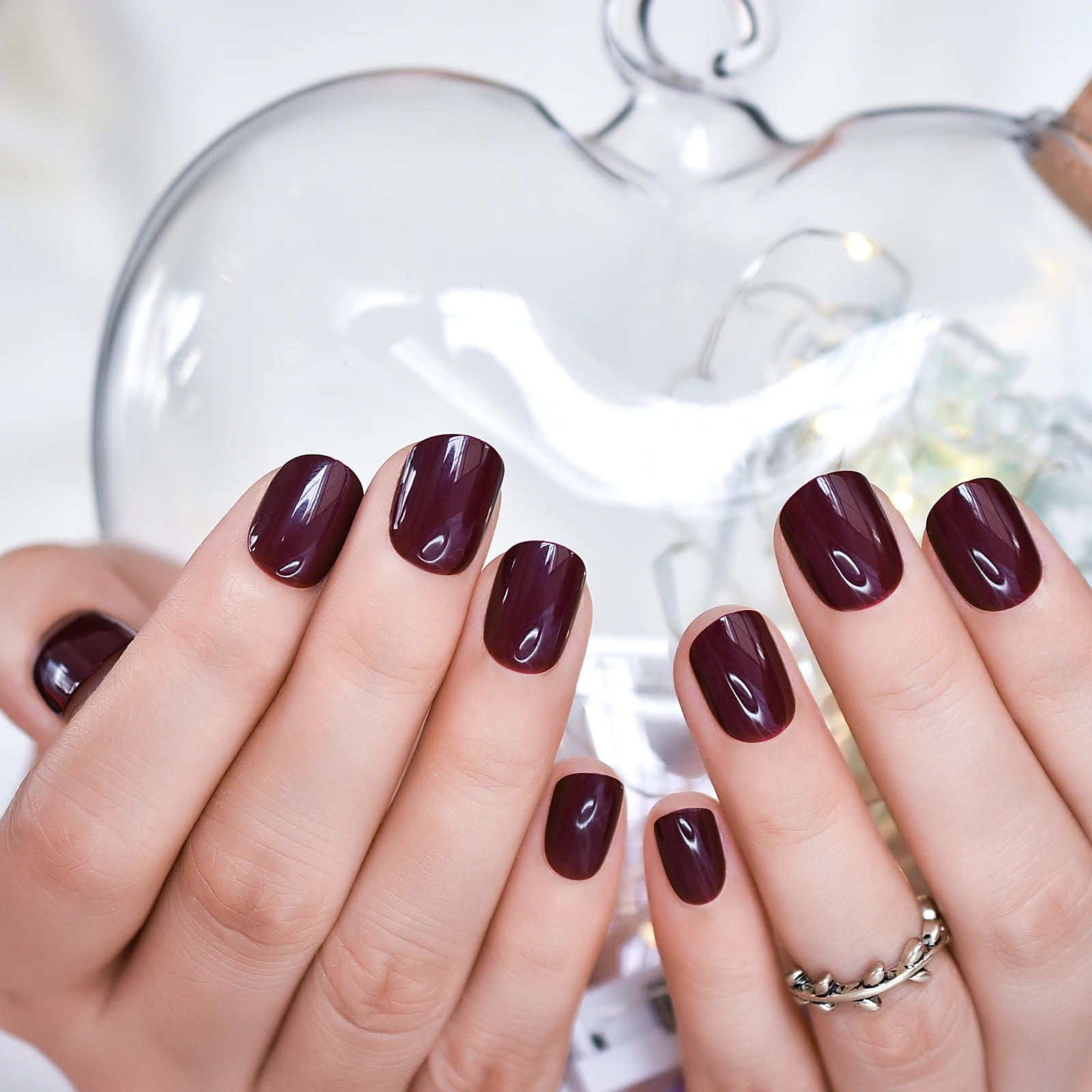 Короткие круглые ногти Сплошной цвет Красный глянцевый маникюр Накладные Art Press On