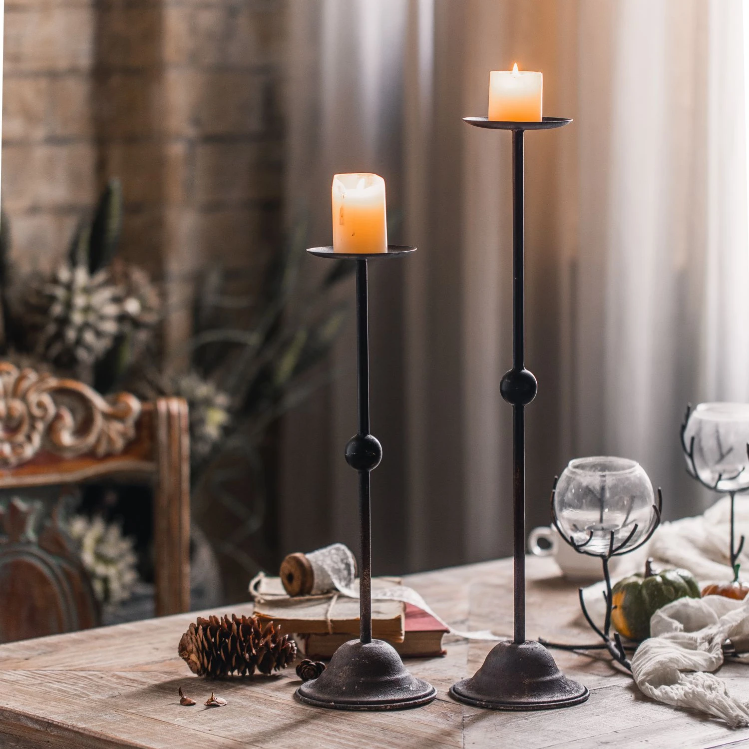 

Minhui Modern Simple Black High Candlestick Table Decoration Candlesticks