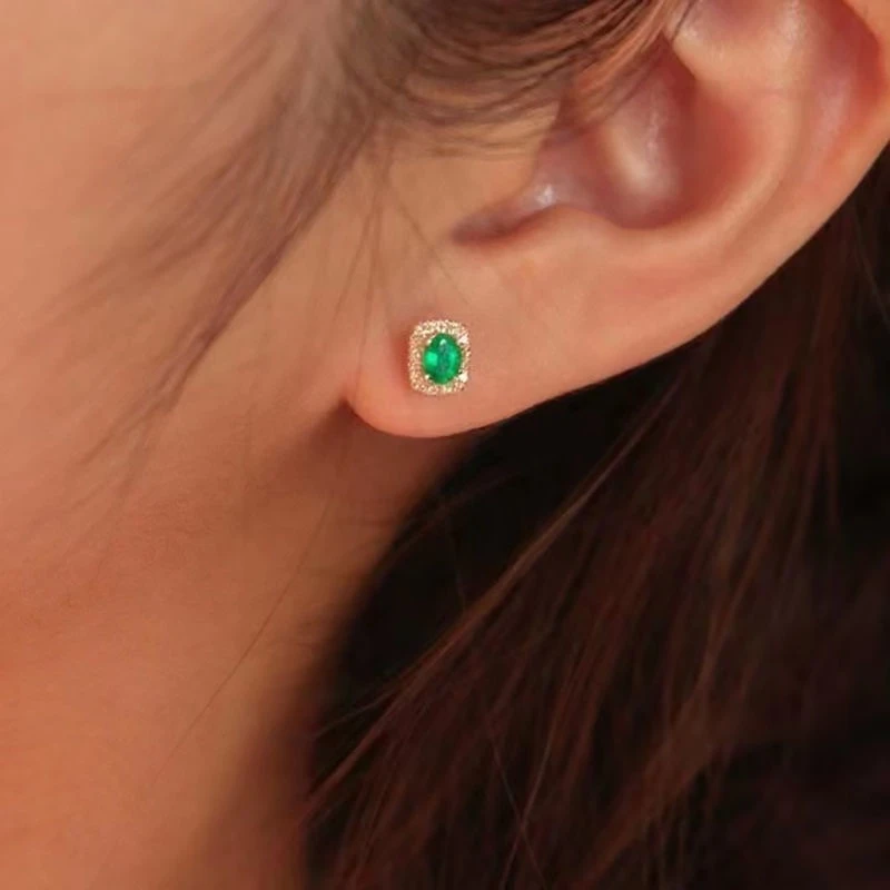 Элегантные классические серьги-гвоздики из 18-каратного твердого золота с