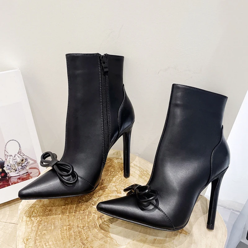 

Женские ботильоны с острым носком, на высоком каблуке