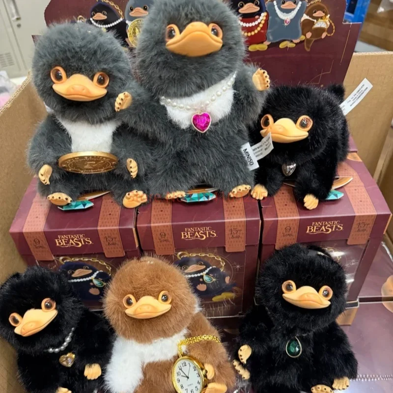 Фото Оригинальные плюшевые фигурки-подвески Niffler из серии «Музей украшений» в виниловых коробках-сюрпризах, коллекционные украшения для сумок, игрушки, подарки №1