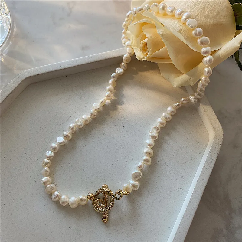 Женское колье с натуральным пресноводным жемчугом ожерелье-чокер золотого цвета