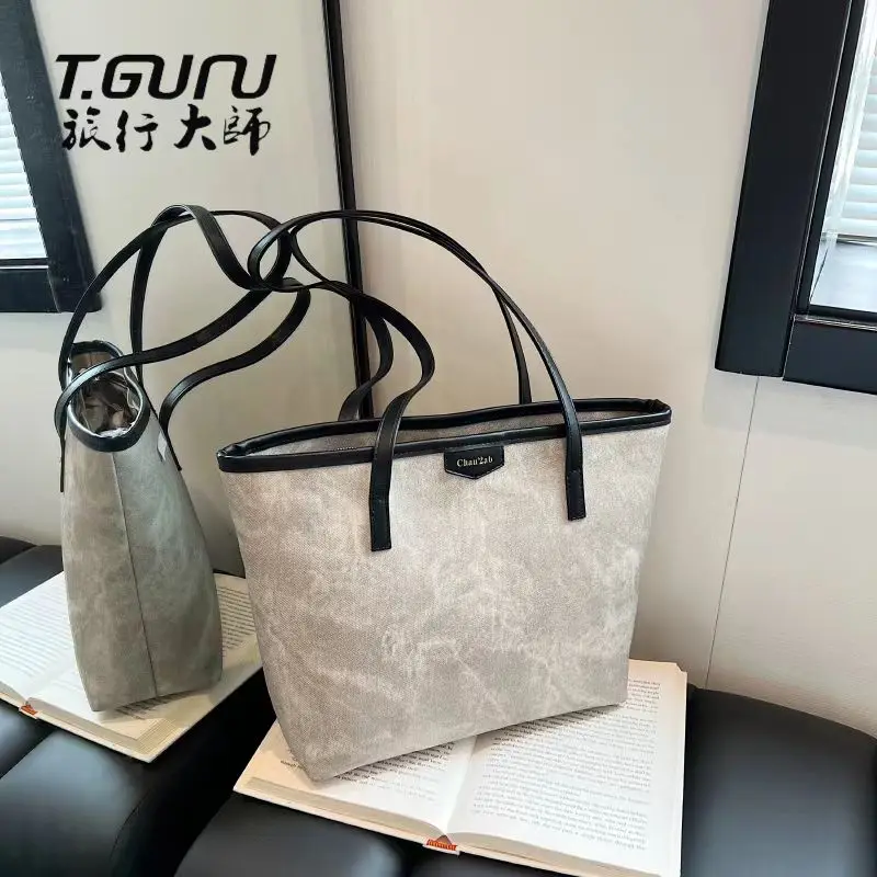 

Travel Master Bag Women's High Capacity New Fashion Autumn Shoulder Bag Popular Commuter Tote Bag This Year