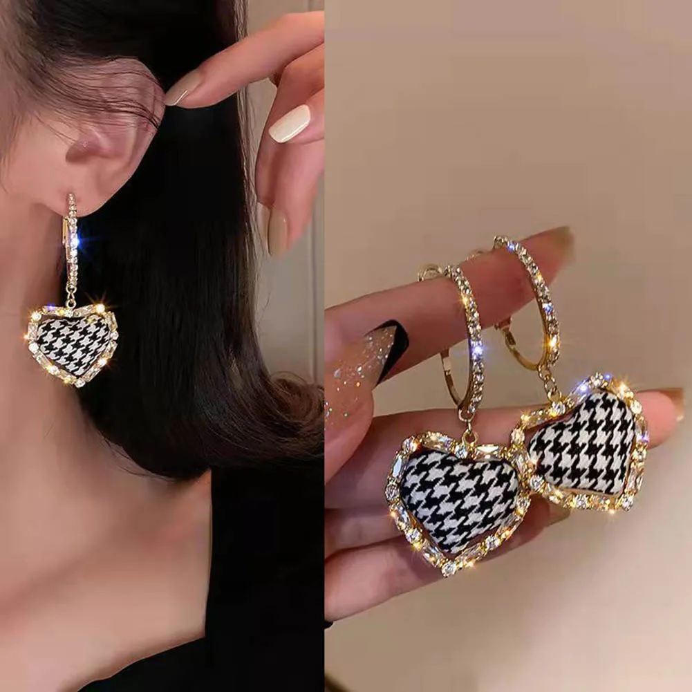 

2022 Korea Retro Houndstooth Love Earrings Fashion Temperament earrings New Trendy Fabric Earrings Party Jewelry Exquisite Gifts