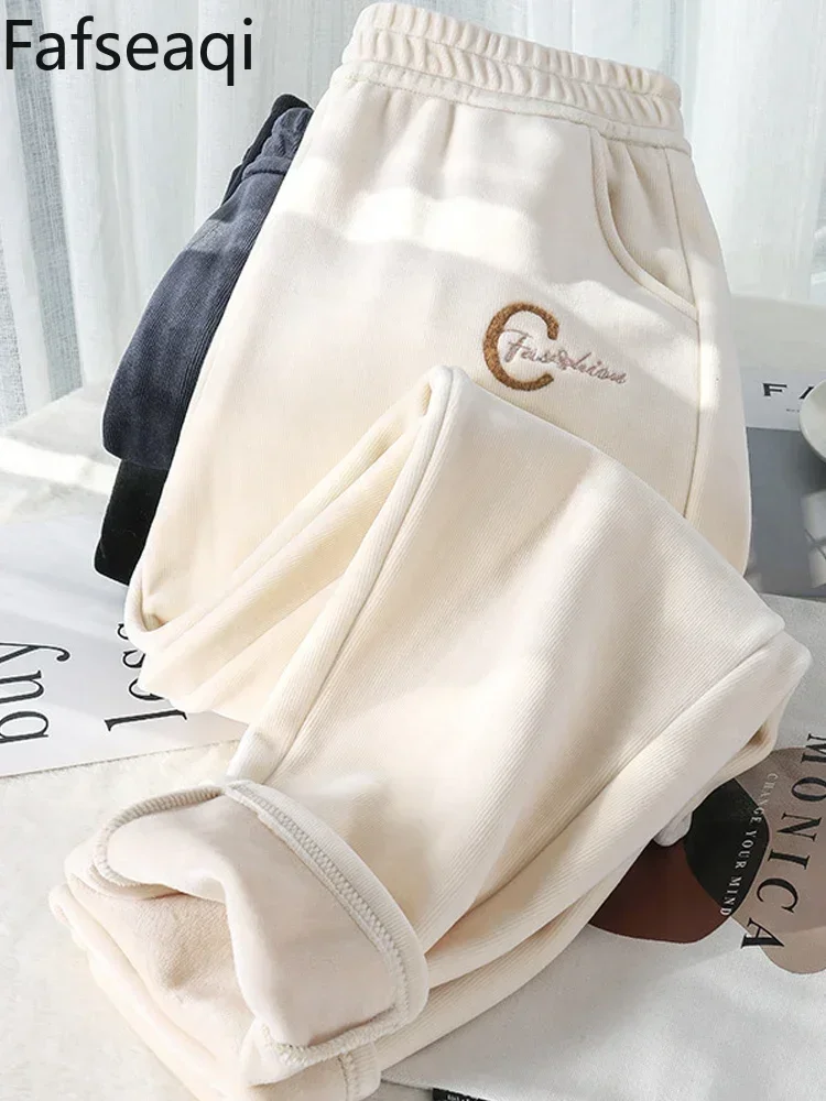 Женские зимние теплые шаровары с бархатной подкладкой простые толстые брюки до