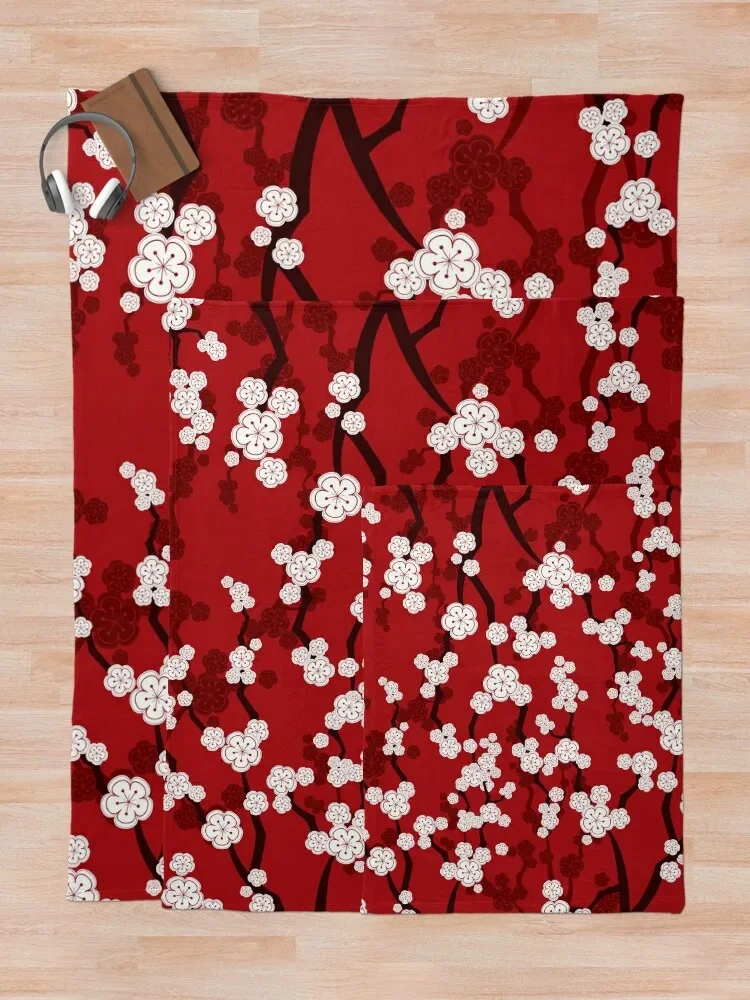 Белые восточные цветки вишни на красном | Дзен японские Цветы сакуры? Откидное