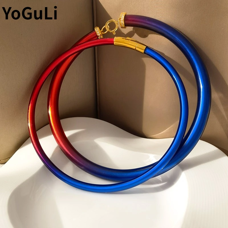 Купи Modenr Jewelry Two Color Silicone Necklace 2023 Tren New Popular Style High Quality Plastic Tube Choker Necklace For Women Gift за 719 рублей в магазине AliExpress