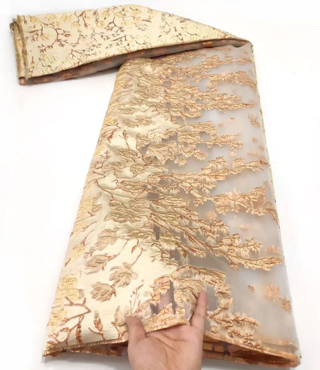 Новейшая жаккардовая кружевная ткань с золотой парчой французская 2022