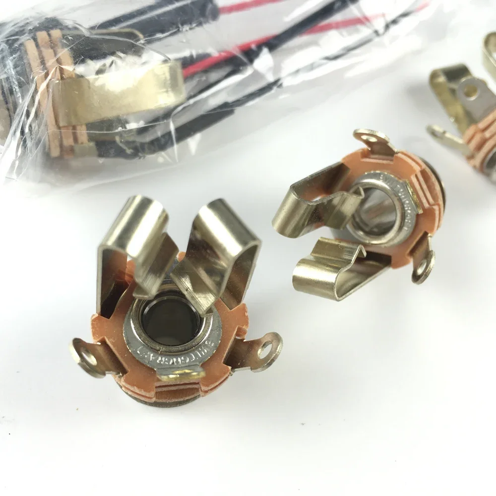 Цельный SWITCHCRAFT 1/4 &quotстереовыходной разъем для электрогитары/бас-гитары короткий