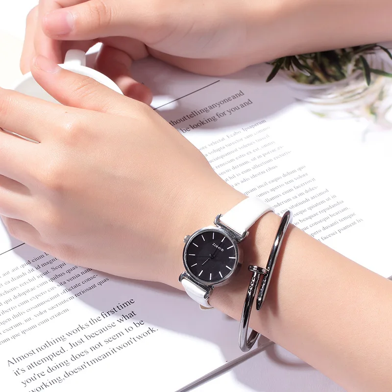

Retro Round Quartz Mini Dial Casual Wrist Watches Leather Strap Fashionable Clock for Waterproof Wristwatch for Women