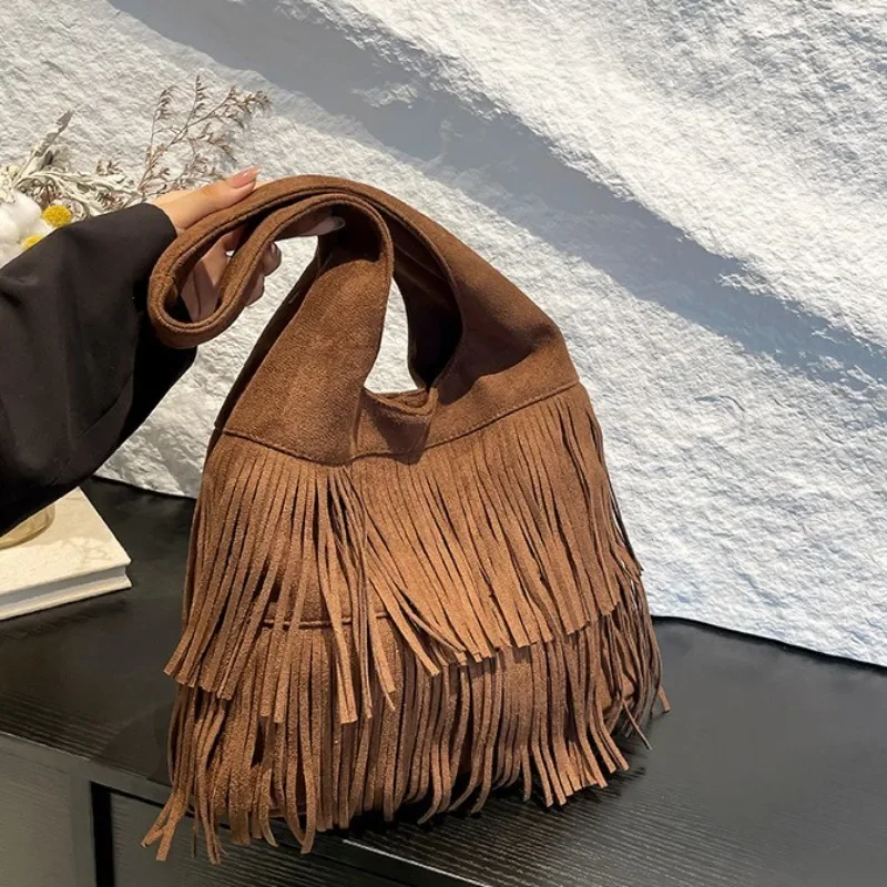 Новинка 2024 сумка через плечо для женщин вместительная флисовая в стиле ретро из