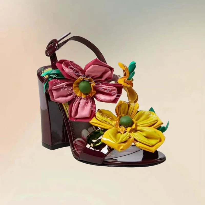 Сандалии женские с открытым носком на квадратном каблуке разноцветной