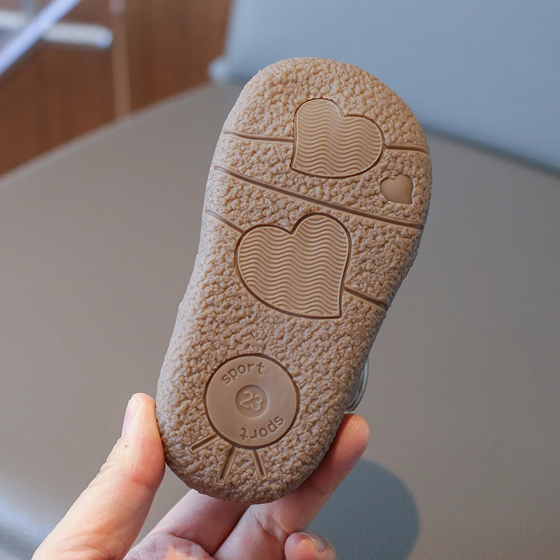 Противоскользящая детская повседневная обувь из искусственной кожи с цветочным