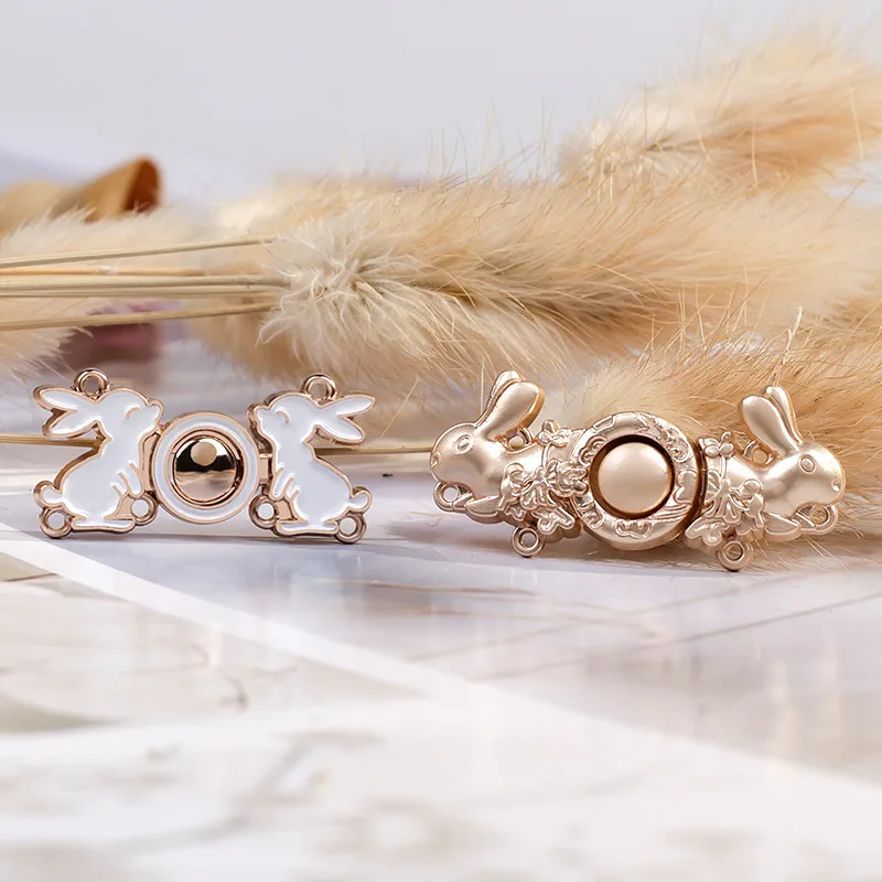 

Металлическая пряжка Hanfu в стиле ретро, маленькая пряжка с кроликом, улучшенная декоративная пряжка Чонсам с облаком на плече