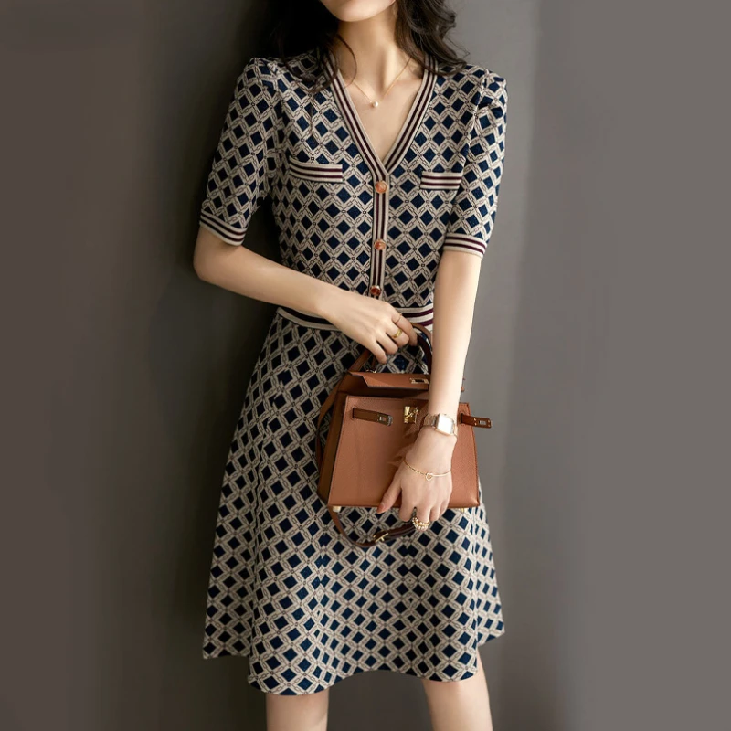 

Женское клетчатое платье-трапеция, элегантное офисное платье с коротким рукавом и V-образным вырезом, Повседневное платье в Корейском стиле на лето, 2023