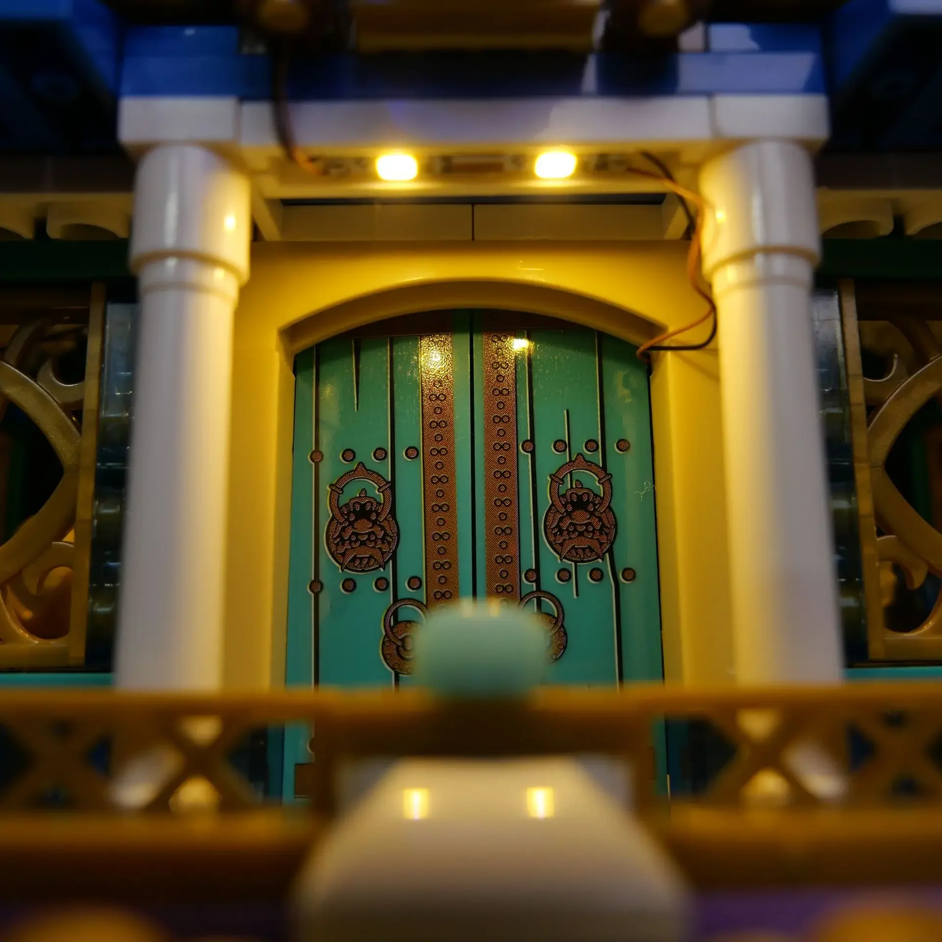 Нет модели светодиодных лампочек для Дракона Восточного дворца 80049