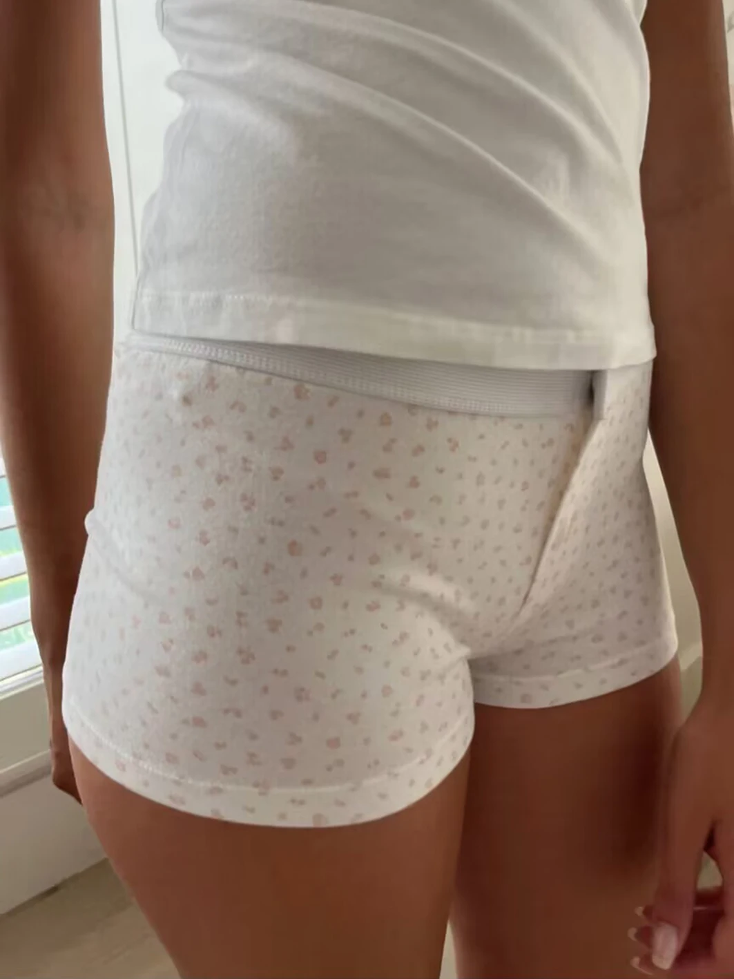 Комплект женского нижнего белья из топа на пуговицах и шорт с цветочным принтом