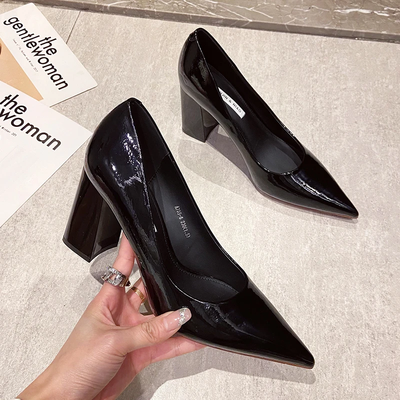 

2022 Summer New Patent Leather Slip-On Chunky Heels High Heels Women Temperament Pointed Toe Shallow Sexy Wedding Shoes Pumps