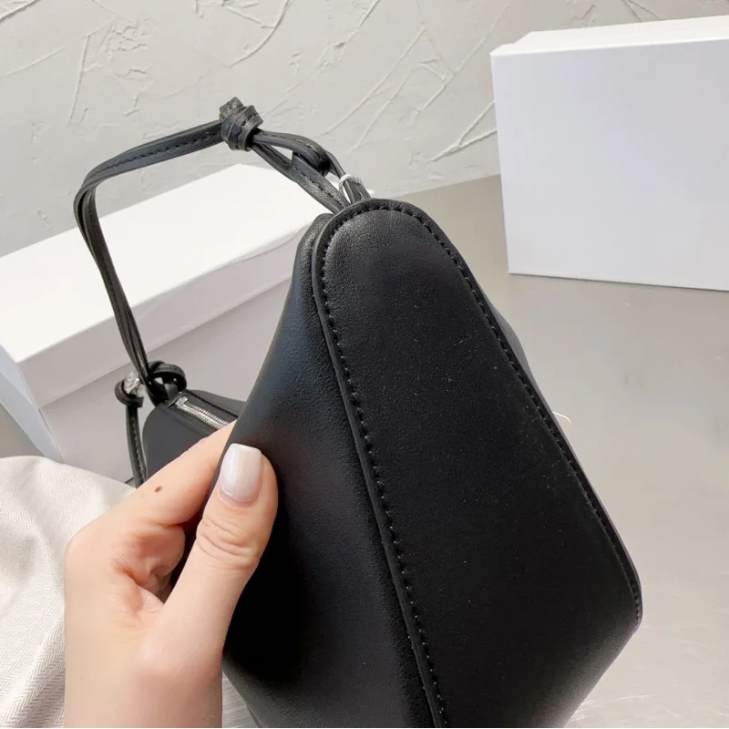 Leather Luxury Designer Handbag Shoulder Bag Tote Bag Underarm Solid Color Simple Zipper Dumpling Bags For Woman Bolsa Feminina