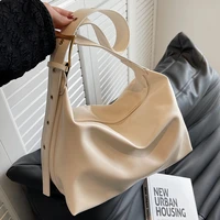 large capacity bag womens summer all match 2022 new fashion one shoulder messenger bag texture niche high end pillow bag