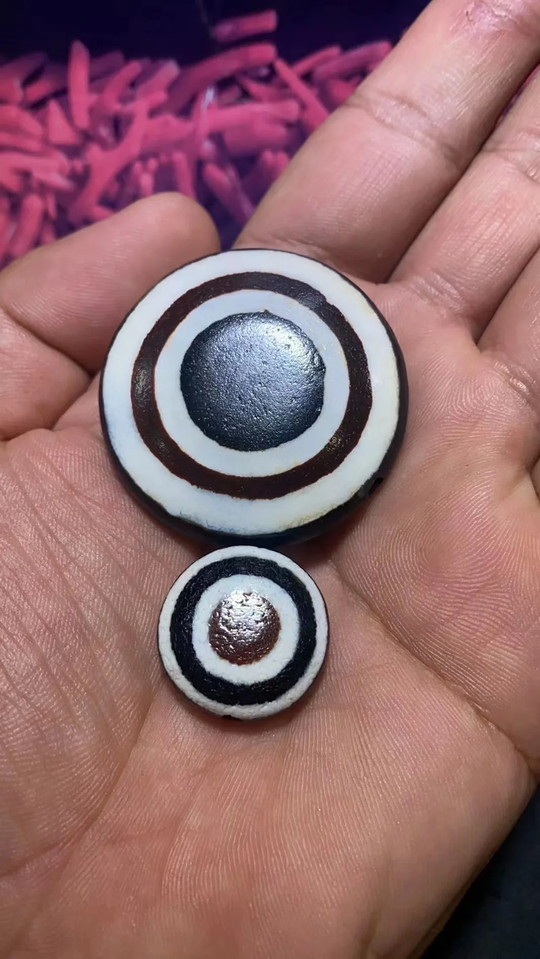 1pcs/lot natural agate lamb plate beads Black and white red Rare varieties Round cake shaped dzi Weathered lines Accessories diy