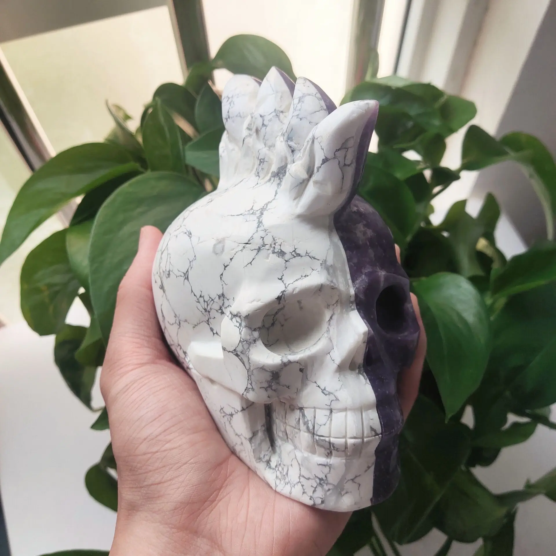 

Natural Crystal Flame Skull Statue Healing Crystal Reiki Figurine Home Office Decoration Or Holiday Gifts LWH