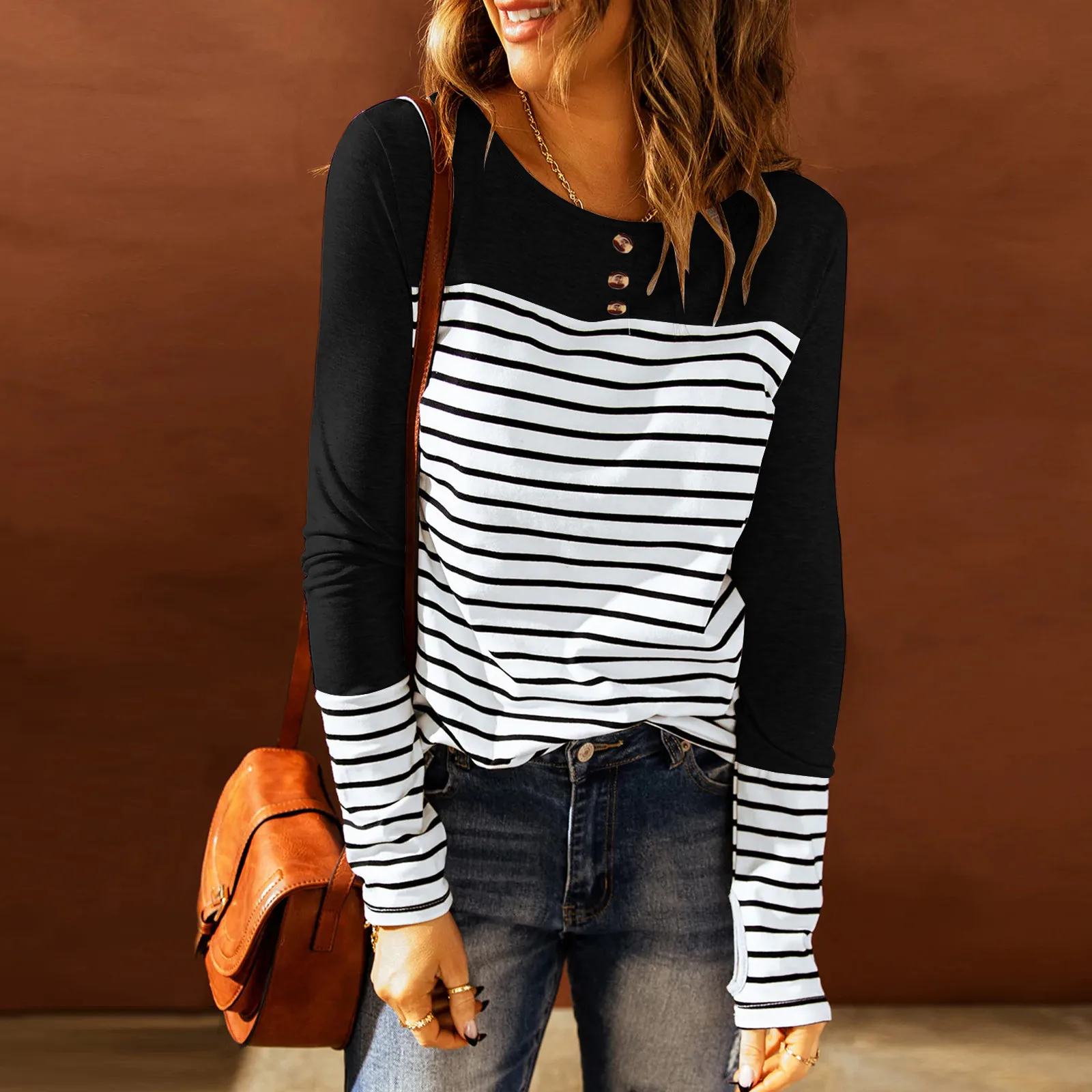 

Женская футболка с круглым вырезом, длинным рукавом и графическим принтом