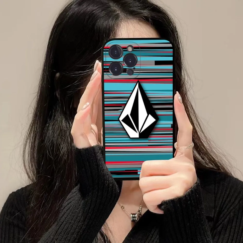 Luxury V-Volcom Phone Case For iPhone 15 14 11 12 13 Mini Pro XS Max Cover 6 7 8 Plus X XR SE 2020 Funda Shell
