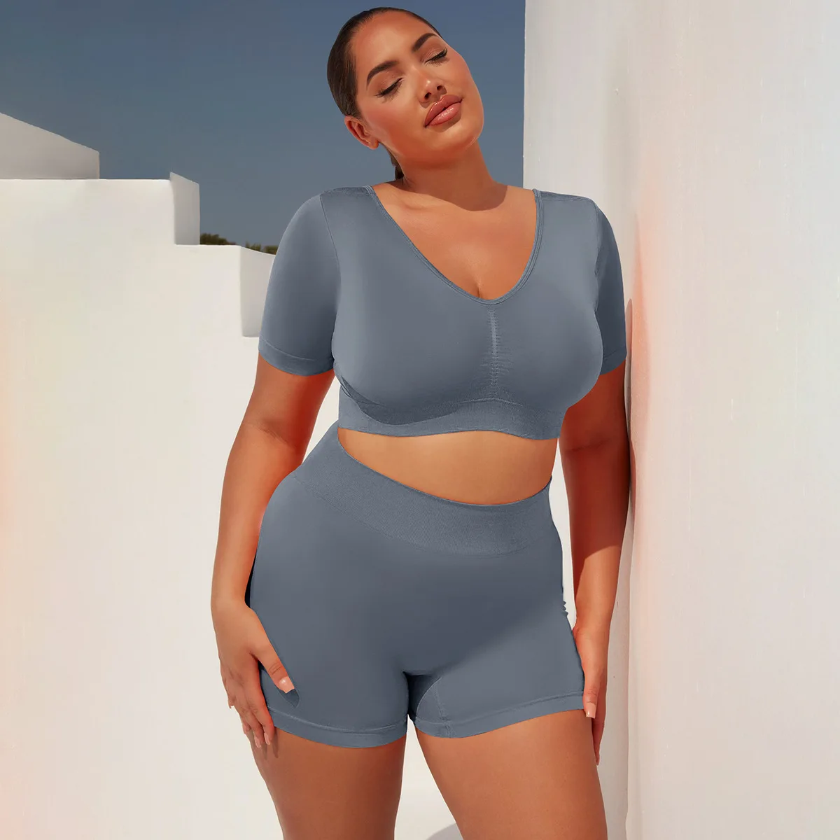 

2022hot Style Seamless Deep Low Neck Solid Color Sexy Sports Bra Yoga V-neck T-shirt Sports Running Fitness Shorts Suit Leggings