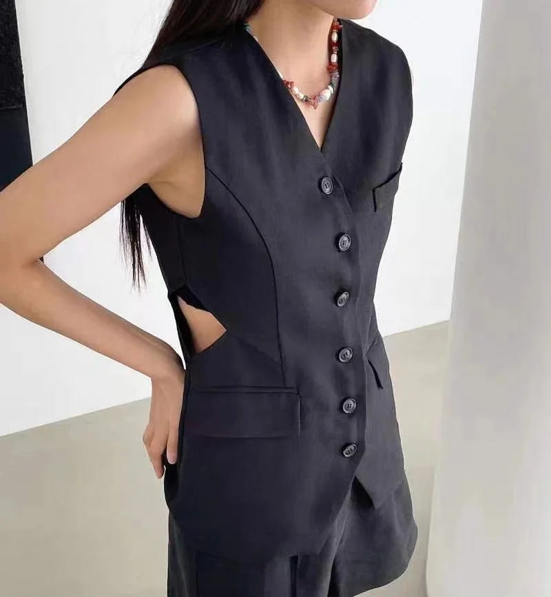 

Fyion High Fashion Woolen Sleeveless Short V-Neck Vest Jacket 2023 Summer Runway New Elegant Black Tops