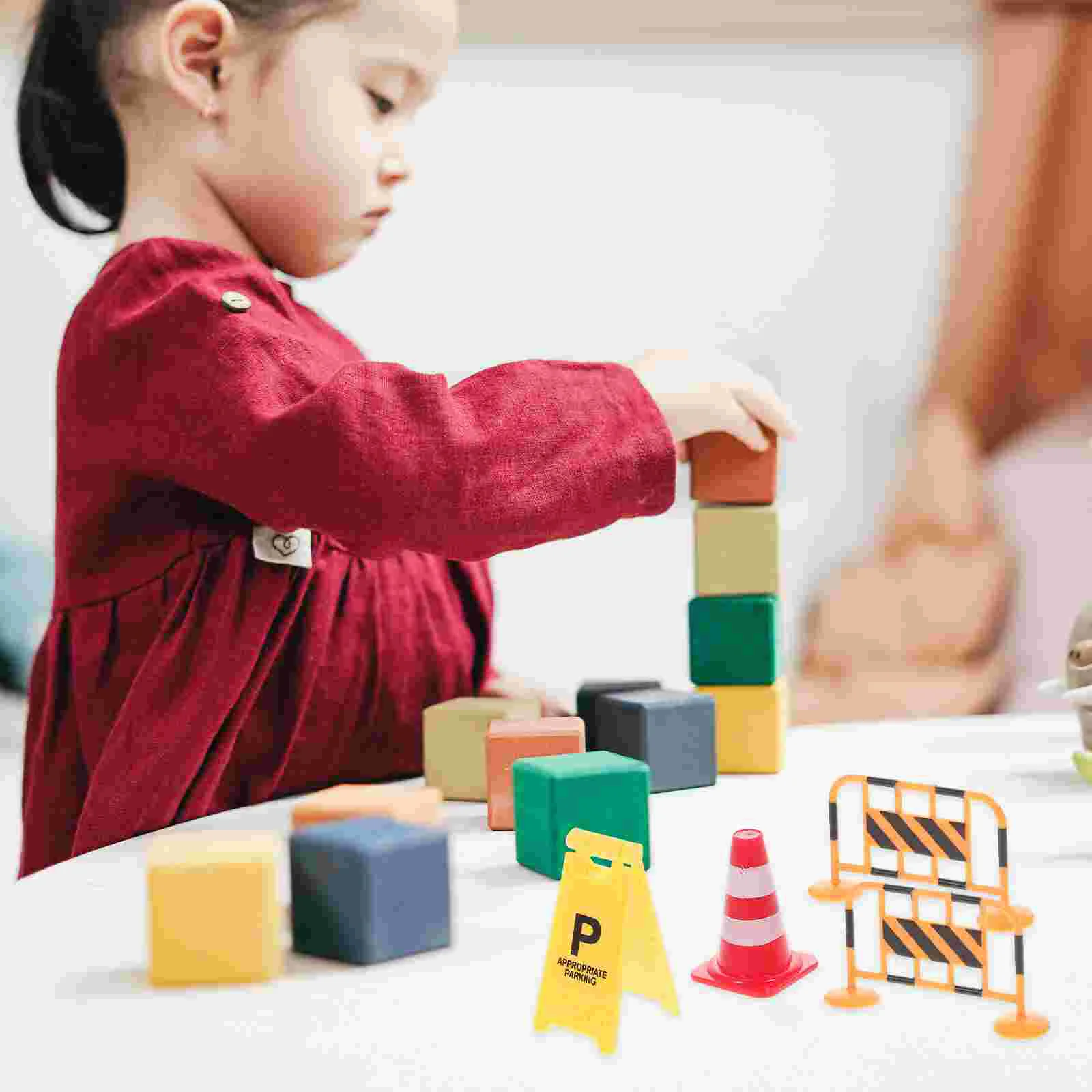 

Car Emblems Simulated Roadblock Artificial Toy Street Miniature Traffic Sign Toy Toy The Miniature Kids Educational Plastic