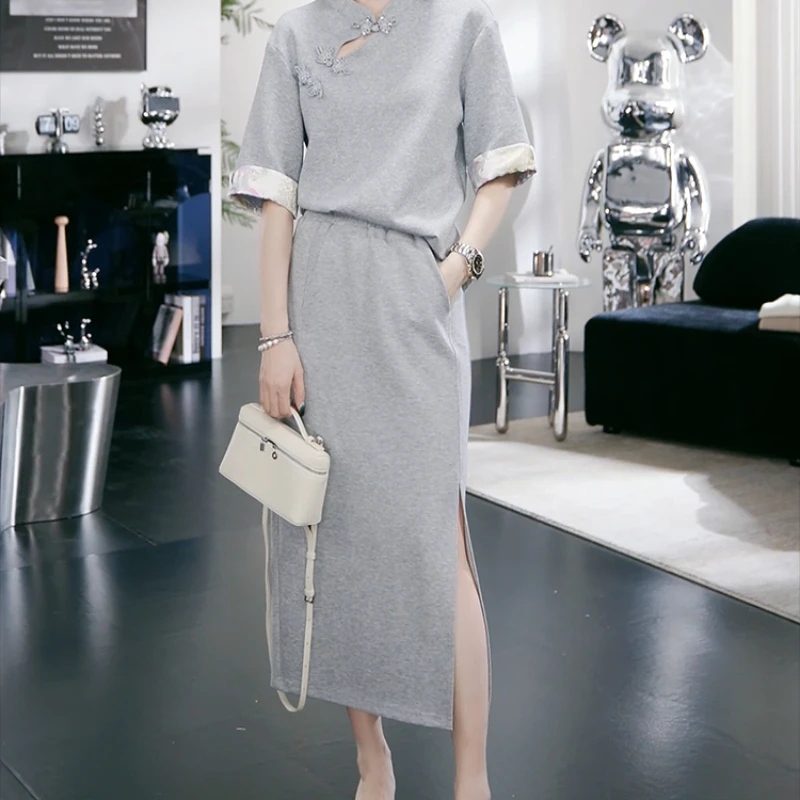 Женский комплект из двух предметов футболка с воротником-стойкой коротким