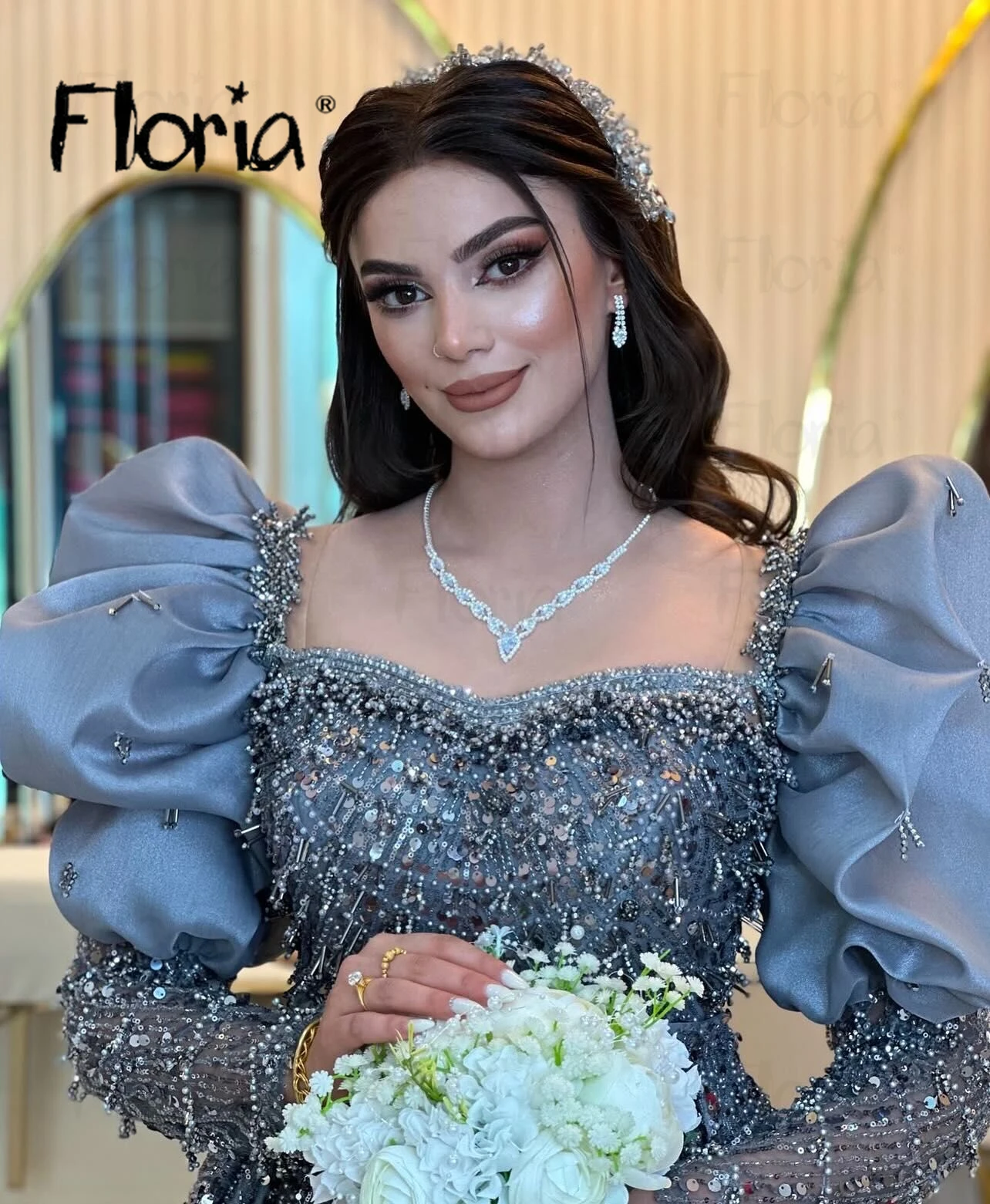 Платье Floria атласное серое для мероприятия