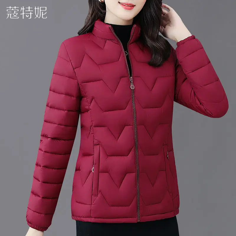 2023 New Mom's Autumn and Winter Clothing Lightweight Cotton-Padded Jacket Coat Middle-Aged and Elderly Women's Clothing Large