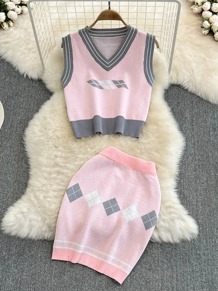 

Sweet Plaid Knitted Two Piece Set Women Crop Top + Bodycon Skirts Sets Girls Pullover Vest & Mini Skirt Suits 2pcs Women Outfits