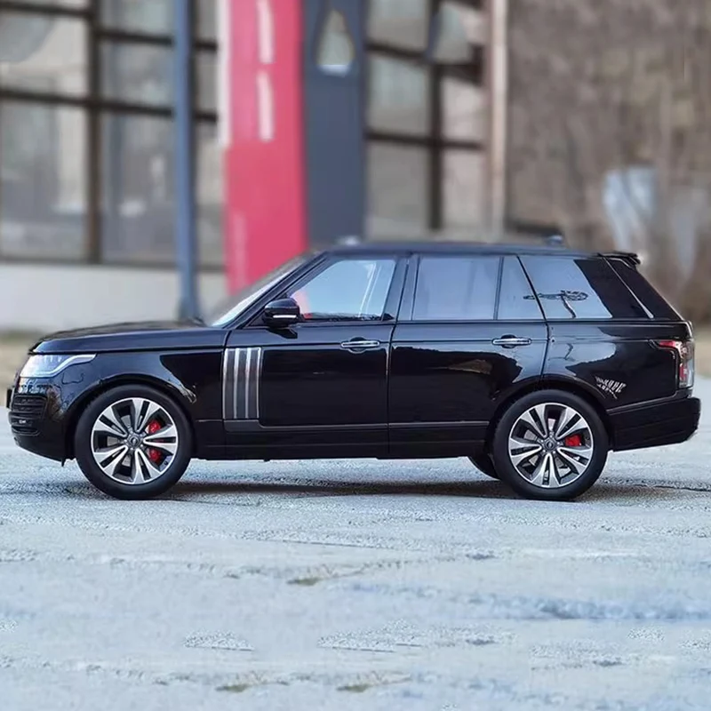 Модель автомобиля из сплава LCD 1/18 Range Rover 2020