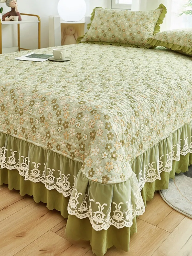 Lace Style Quilted Bedspread on the Bed Linen Floral Printed Padded Tatami Sheet Coverlets Bed Cover Bed Skirt for Four Seasons