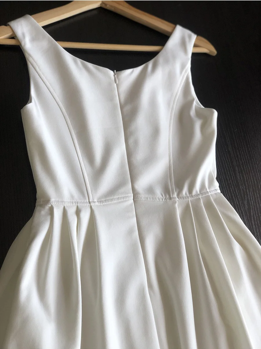 French sle Hepburn Sle White Square Collar Dress Sleeveless Vest Temperament Design Vietnam Skirt Summer