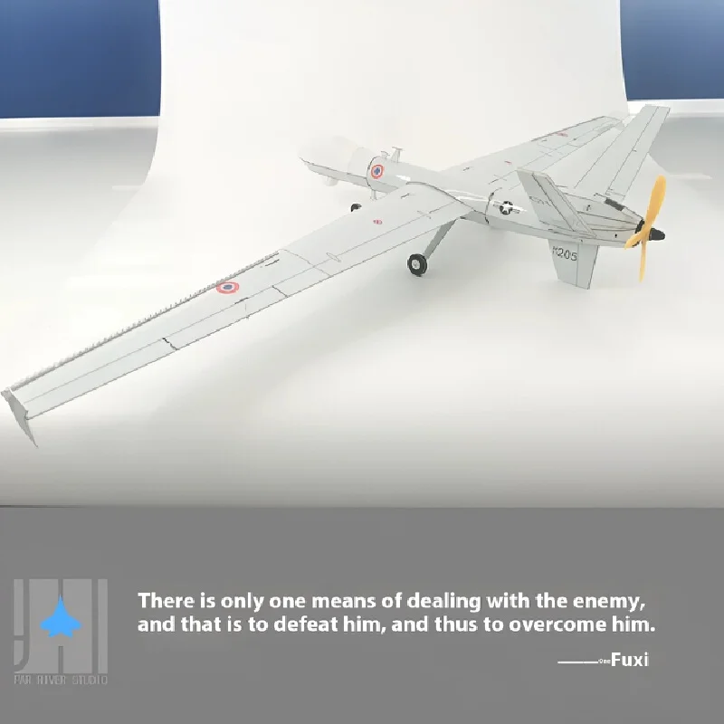 Миниатюрная модель самолета с дистанционным управлением для использования в