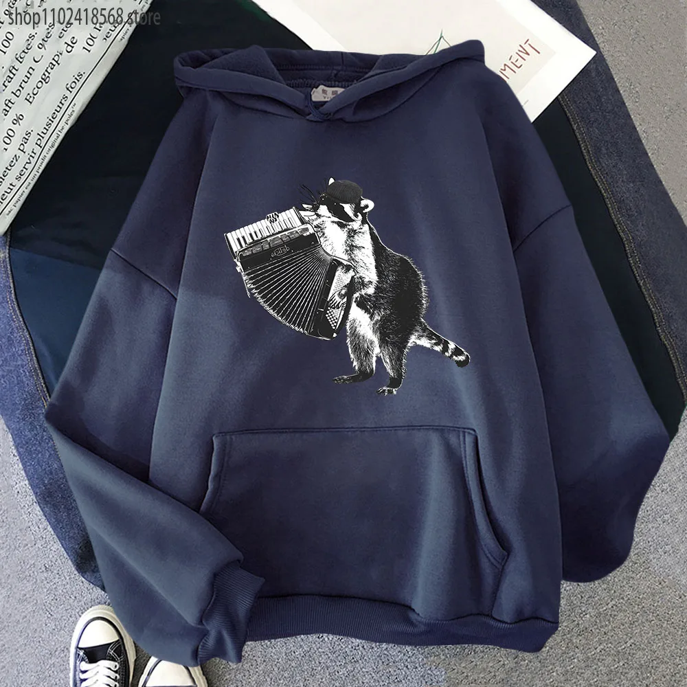 

Raccoon Trasherr Hoodies Wielding Buster Sword Sweatshirt Cartoon Anime Tops Clothes Women Pullover Kawaii Animals Sudaderas