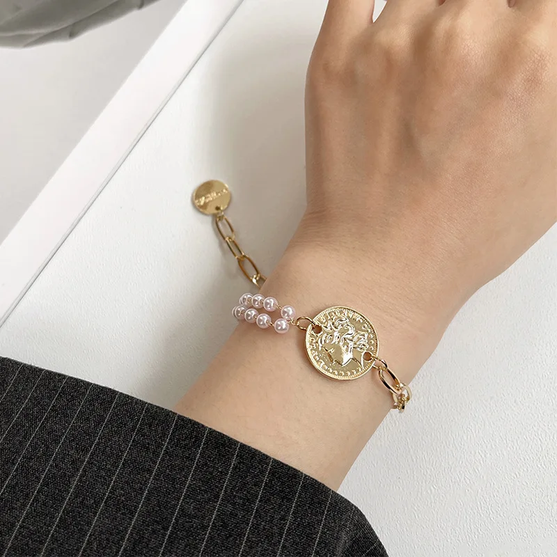 

2022 New Trend Simple Retro Daily All-match Temperament Pearl New Avatar Trend Creative Stitching Character Female Bracelet