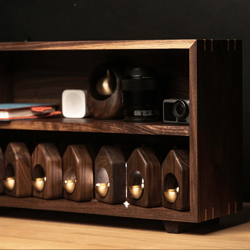 ł na blat z litego drewna zaślepką skrzynką figurką lalki POP MART stojak do przechowywania lalek drewno orzechowe w kolorze czarnym